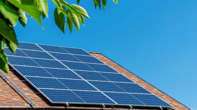 Jak konserwować i dbać o kolektory słoneczne oraz panele fotowoltaiczne?